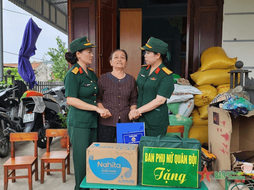 Phụ nữ Quân đội: Tiếp tục hành trình yêu thương đến vùng bão lũ