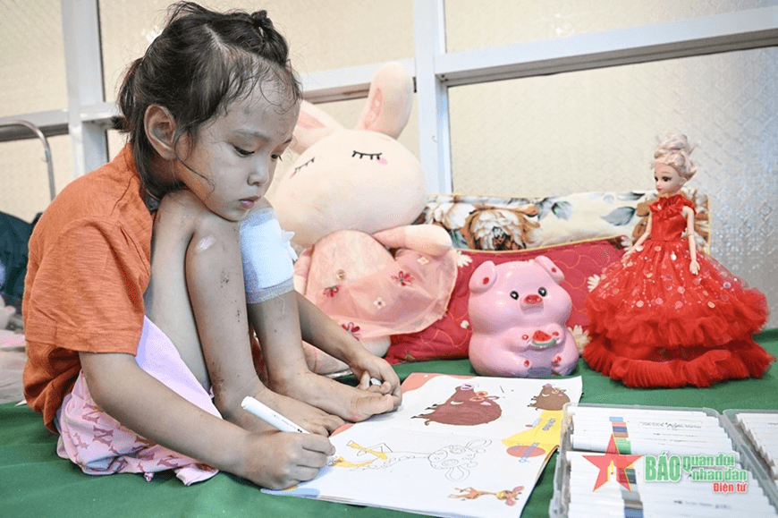 “Trăng khuyết” ở Làng Nủ