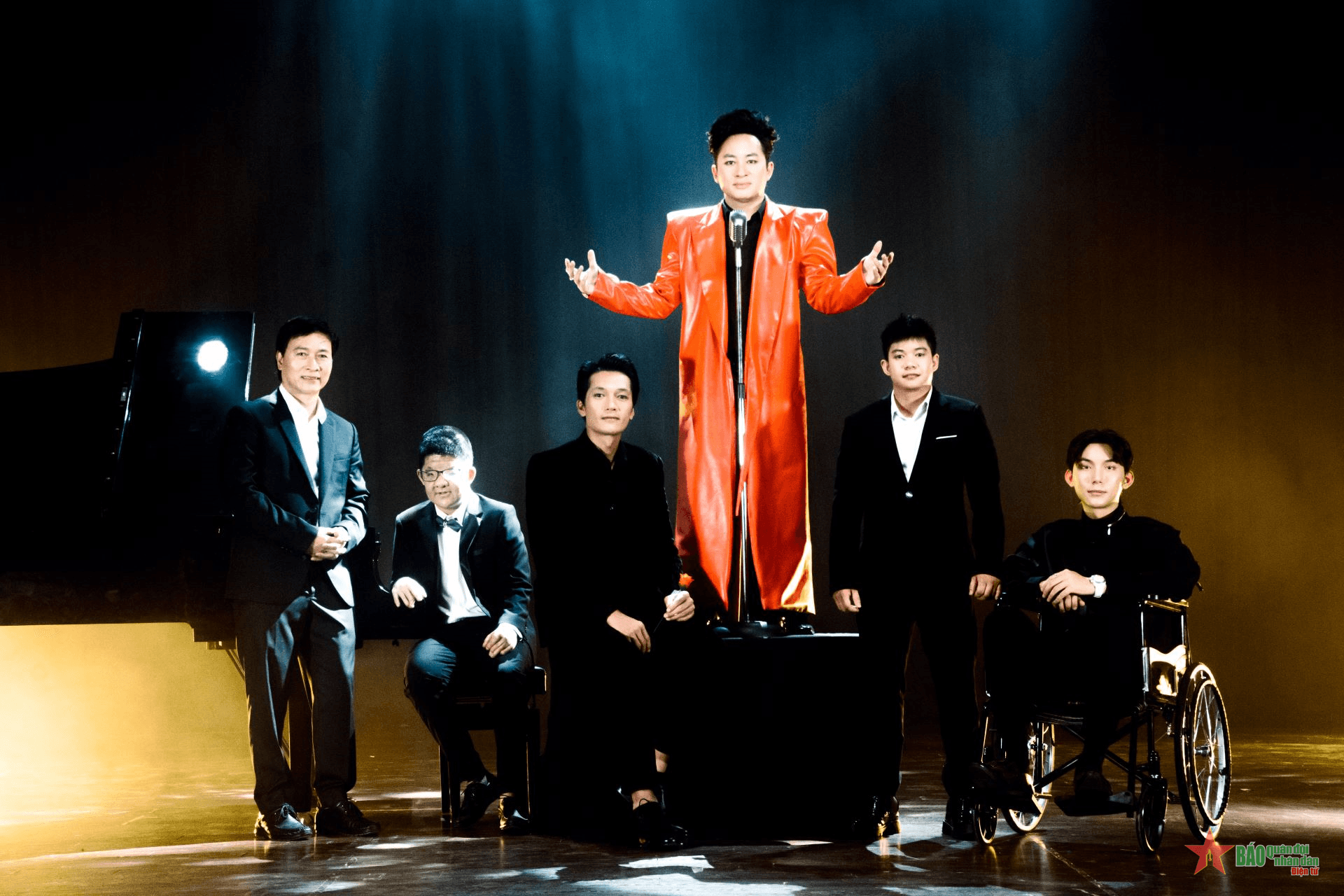Tùng Dương ra mắt MV “Đàn ông không cần khóc”