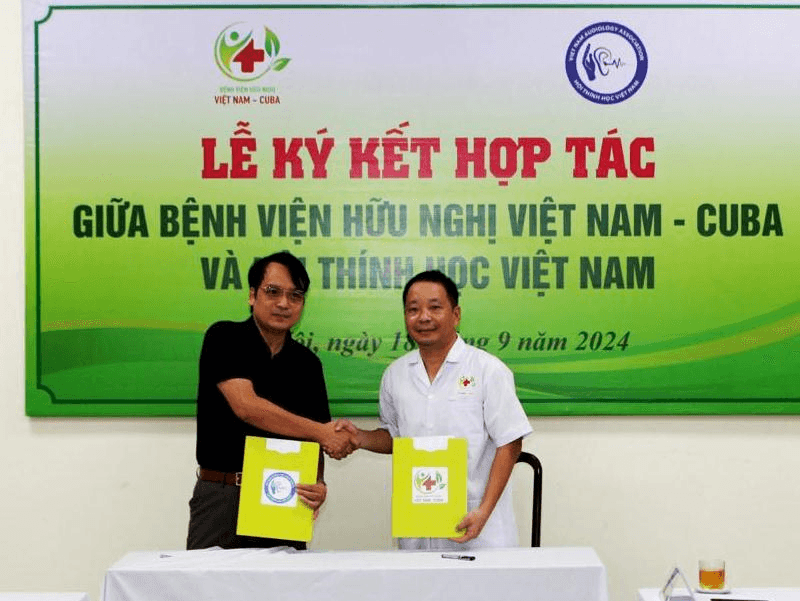 Hợp tác đào tạo và chuyển giao kỹ thuật lĩnh vực tai mũi họng - thính học