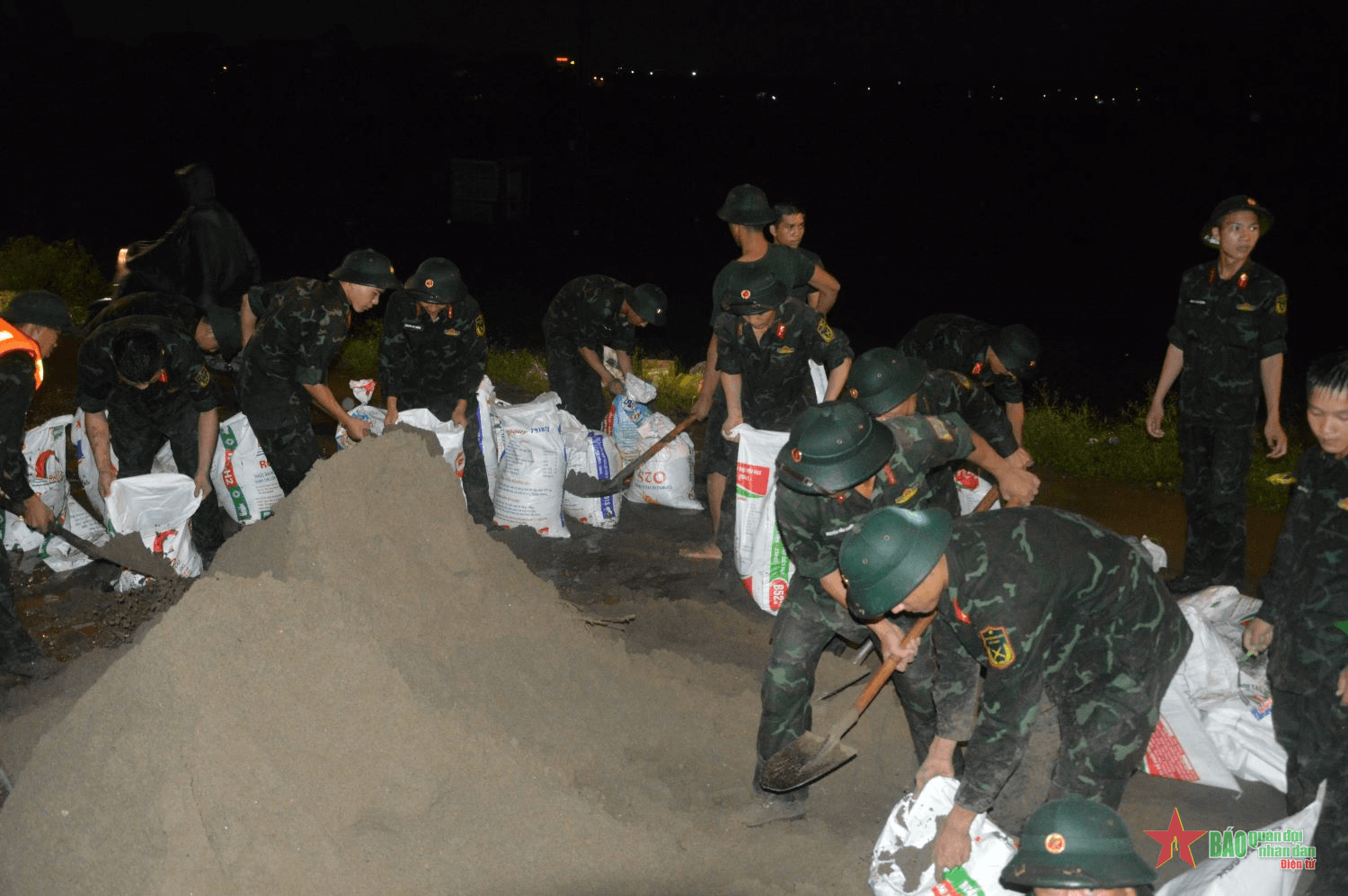 Quân dân vùng Kinh Bắc "đánh giặc nước"