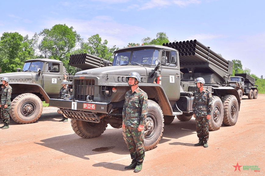 Dàn xe Pháo binh luyện tập chuẩn bị tham gia diễu binh, diễu hành