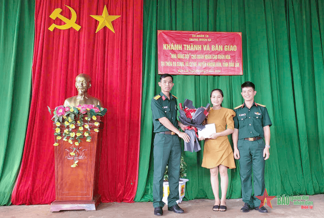 Trung đoàn 66 khánh thành nhà đồng đội tặng gia đình quân nhân