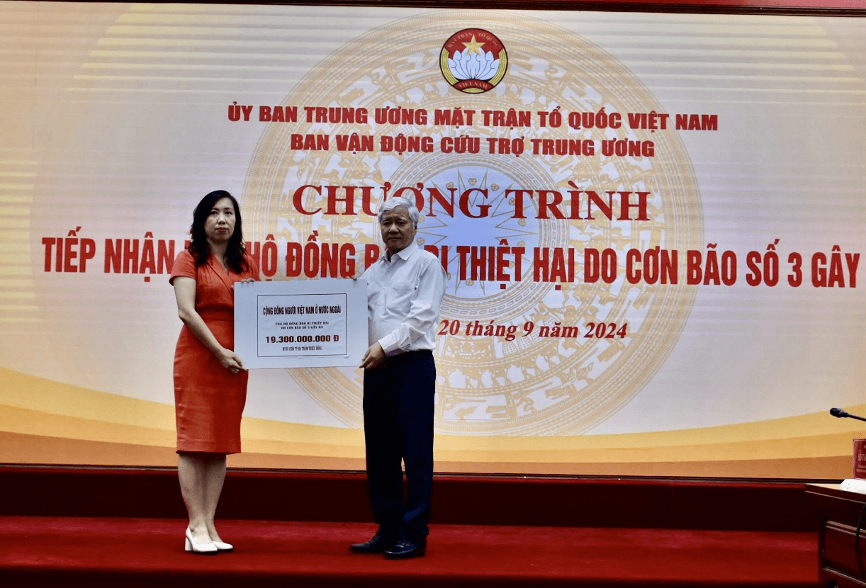 Trao gần 19,3 tỷ đồng của kiều bào hỗ trợ đồng bào chịu ảnh hưởng của bão số 3