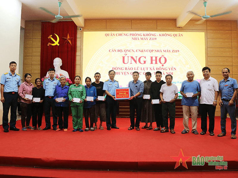Nhà máy Z119 thăm, tặng quà các gia đình bị thiệt hại do bão số 3