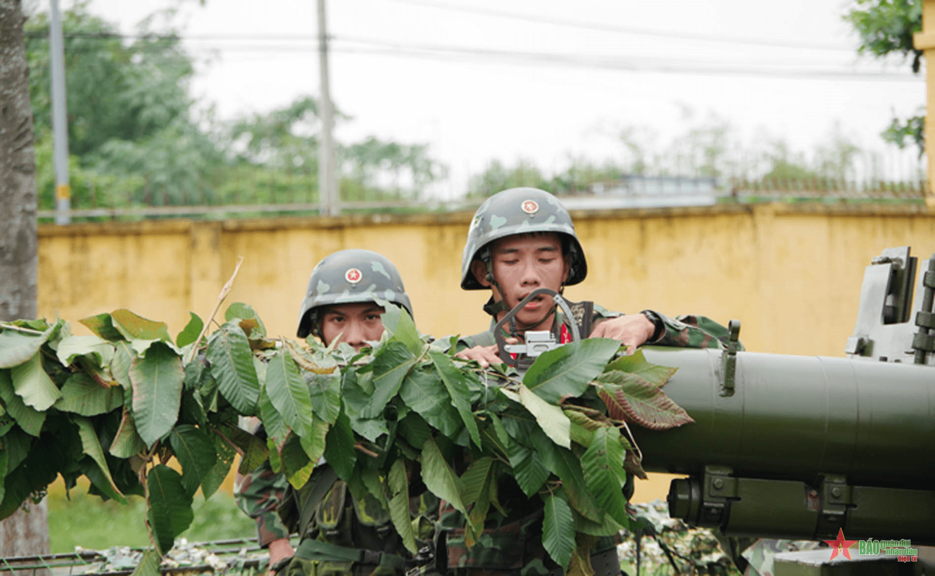 Lữ đoàn Phòng không 77 (Quân khu 7) diễn tập chiến thuật vòng tổng hợp cấp đại đội