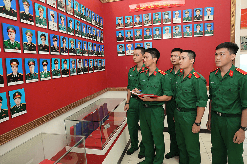Vượt gian khó, chạm tới ước mơ