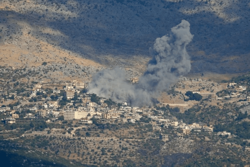 Quân đội Israel xác nhận 100 quả rocket được bắn từ Lebanon chỉ trong vài giờ
