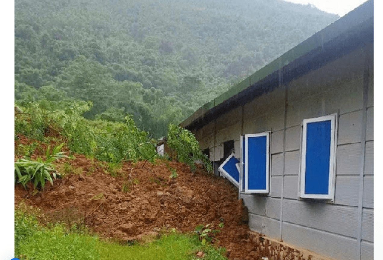 Thanh Hóa: Đóng cửa khu nhà ký túc xá, di dời khẩn cấp 214 học sinh do sạt lở