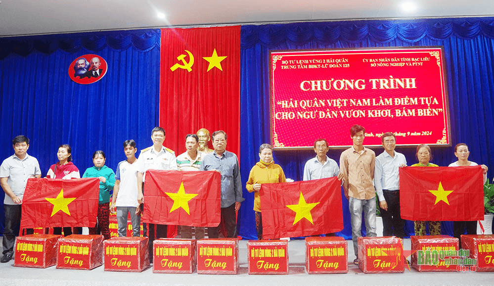 Bộ đội Hải quân tuyên truyền biển, đảo tại Bạc Liêu