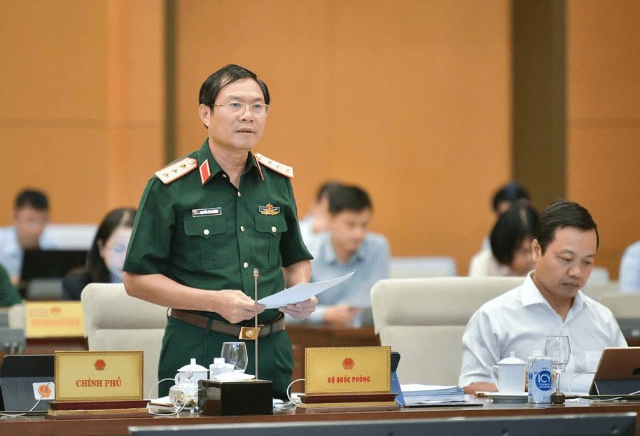 Sửa Luật sĩ quan: Khắc phục vướng mắc, bất cập về hạn tuổi phục vụ, chế độ, chính sách đối với sĩ quan