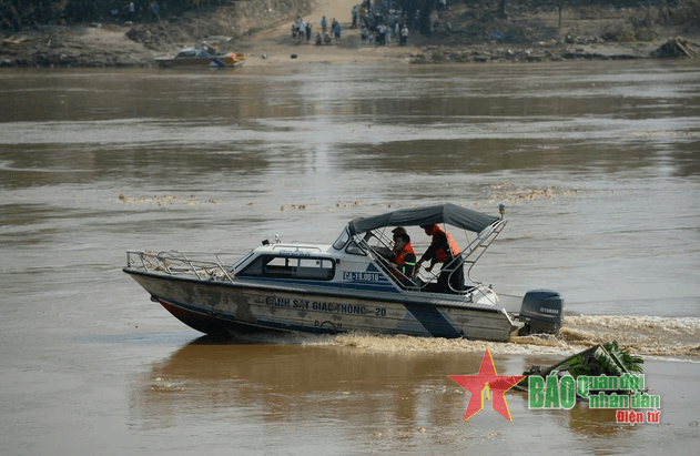 Tìm thấy nạn nhân thứ tư trong vụ sập cầu Phong Châu