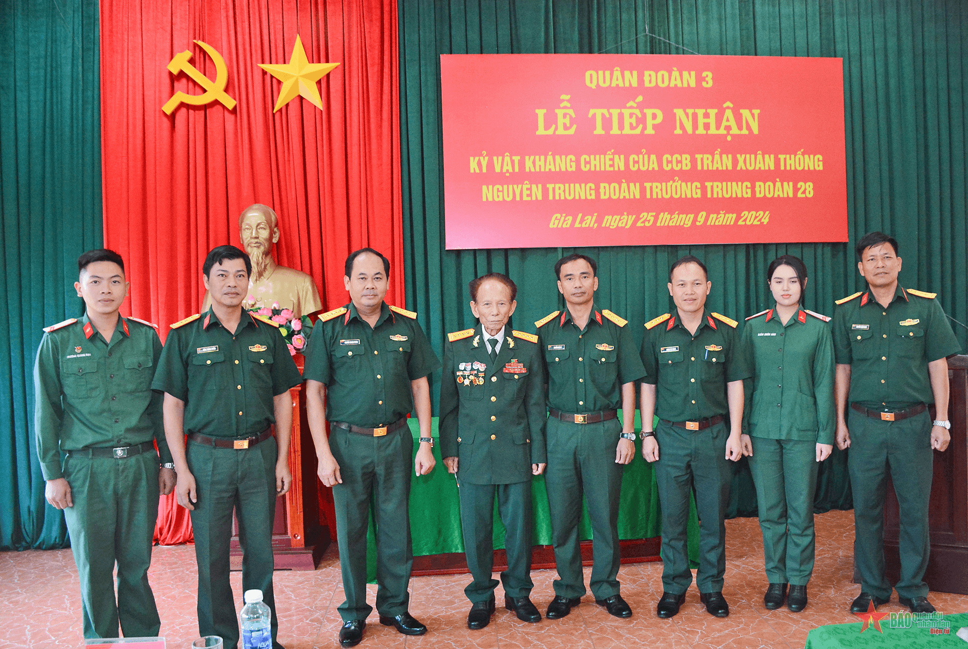 Quân đoàn 3 tiếp nhận kỷ vật kháng chiến