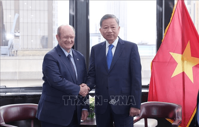 Tổng Bí thư, Chủ tịch nước Tô Lâm gặp Thượng nghị sĩ Chris Coons nhân dịp dự Đại hội đồng Liên hợp quốc Khóa 79