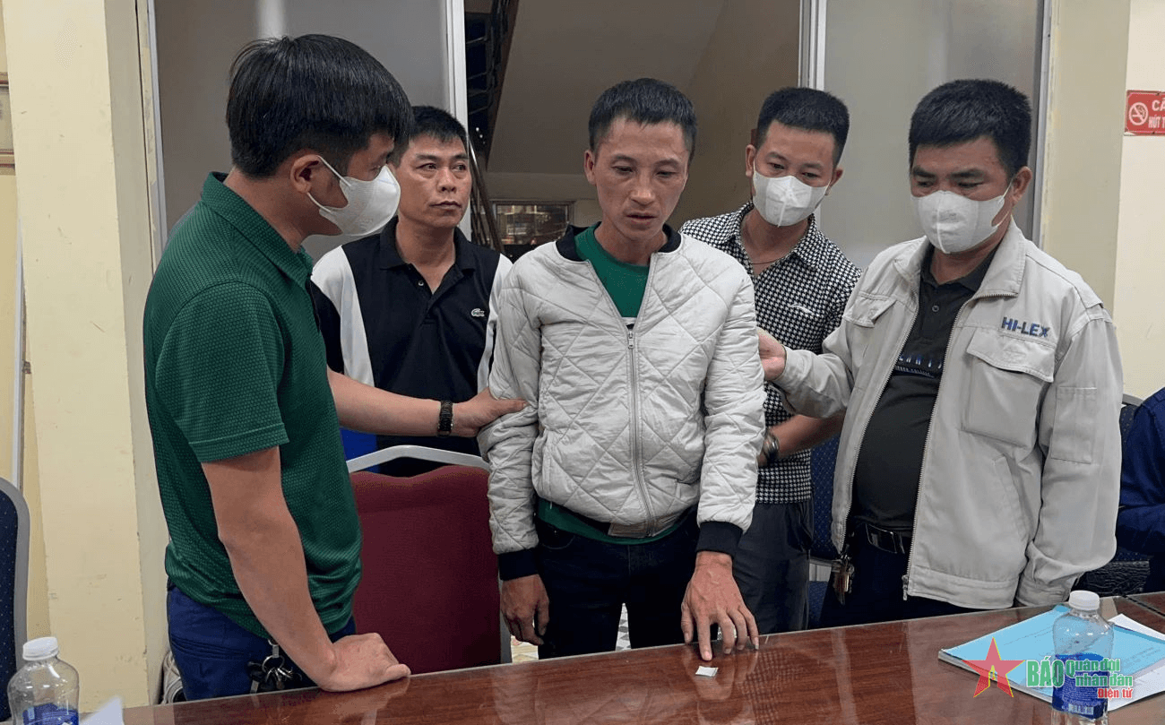 Bắt giữ đối tượng cướp tài sản, tàng trữ trái phép chất ma túy