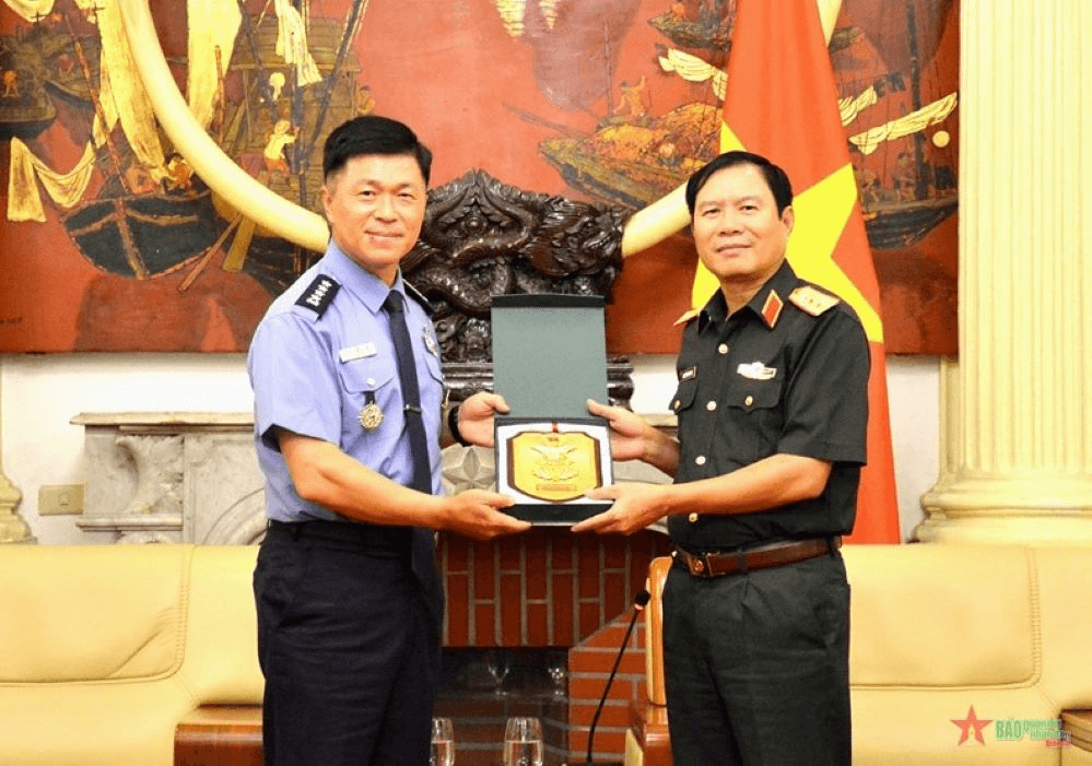 Thượng tướng Nguyễn Tân Cương tiếp Tham mưu trưởng Không quân Hàn Quốc