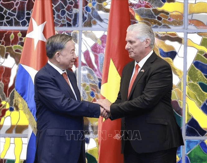 “Viva Cuba, Viva Việt Nam”!