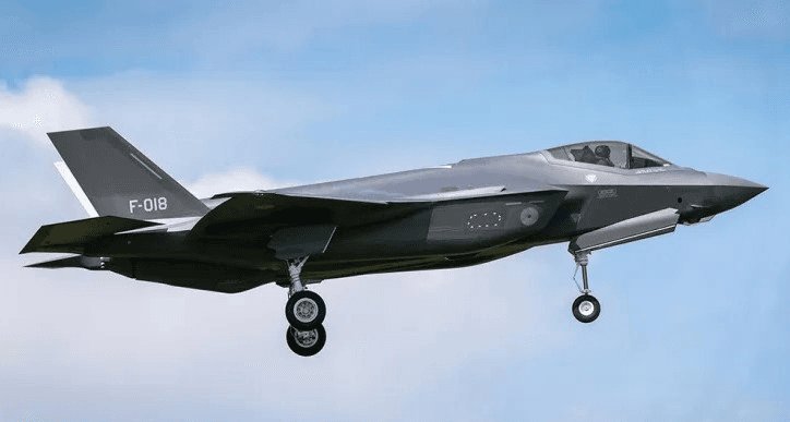 Không quân Hà Lan thay thế toàn bộ máy bay F-16 bằng F-35