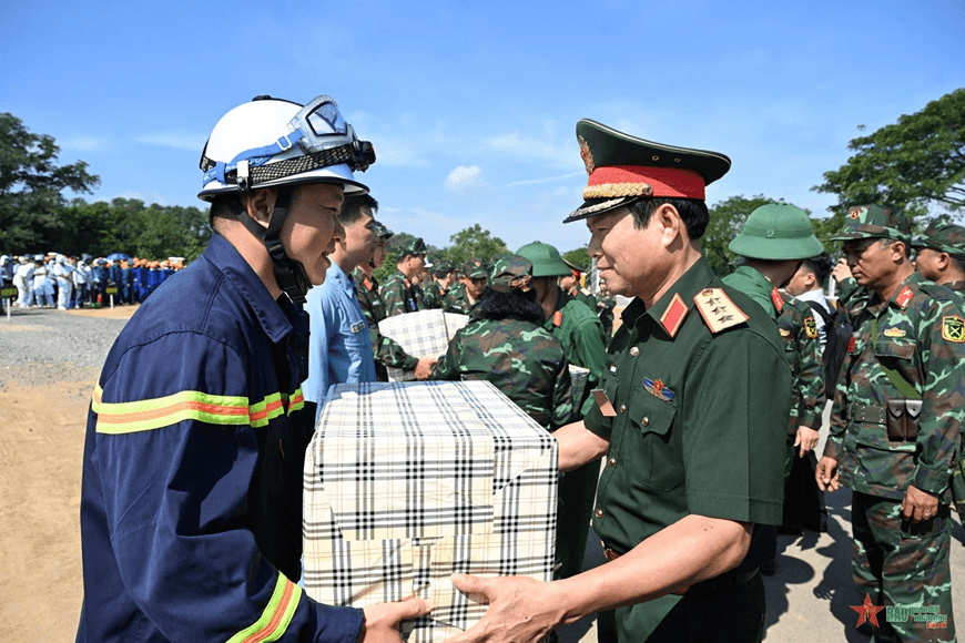 Thượng tướng Nguyễn Tân Cương dự diễn tập phòng thủ dân sự TP Hà Nội