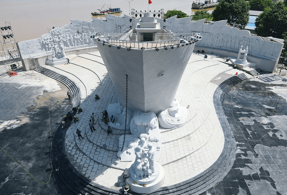 Về Sầm Sơn, thăm biểu tượng Bài ca chiến thắng