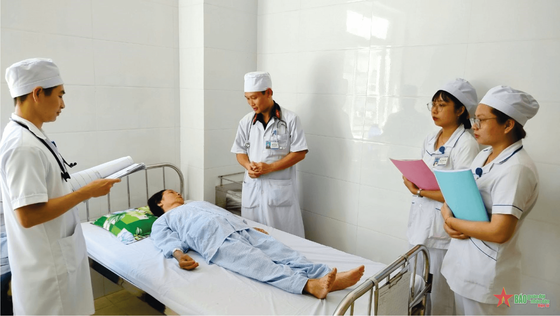 Người thầy thuốc gương mẫu, trách nhiệm