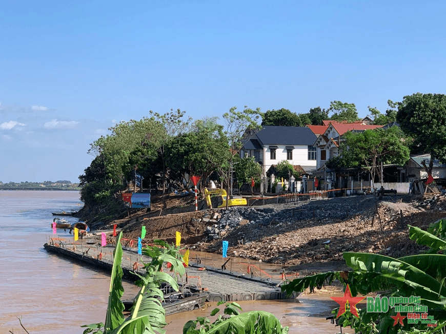Tại sao phải rút cầu phao ở sông Thao bắc qua 2 huyện Tam Nông và Lâm Thao?