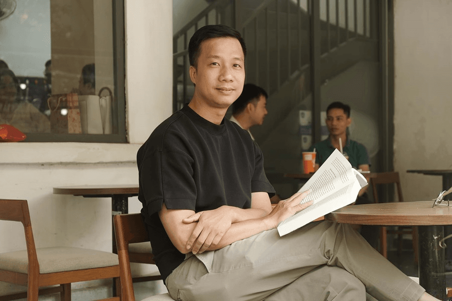 Cây bút say mê viết về Hà Nội