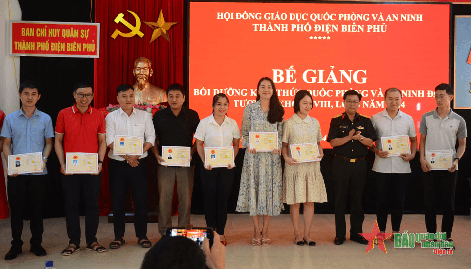 Điện Biên: 100% học viên tham gia lớp bồi dưỡng kiến thức quốc phòng và an ninh đạt kết quả khá, giỏi