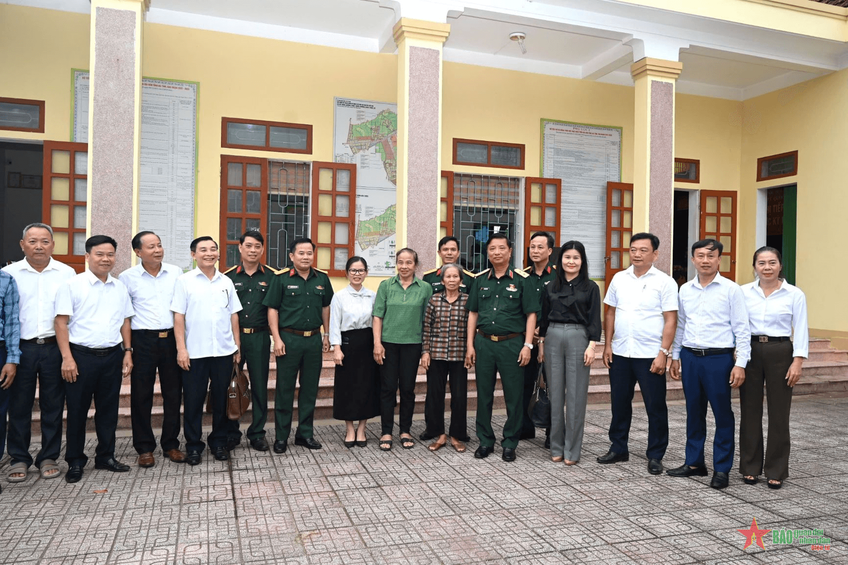Trung tướng Hà Thọ Bình tiếp xúc cử tri tại tỉnh Hà Tĩnh
