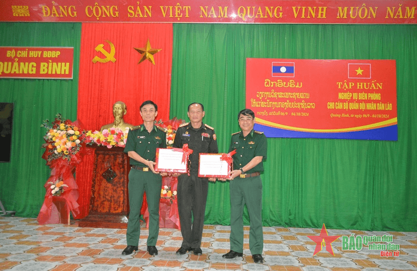 Quảng Bình: Tập huấn nghiệp vụ biên phòng cho cán bộ Quân đội nhân dân Lào