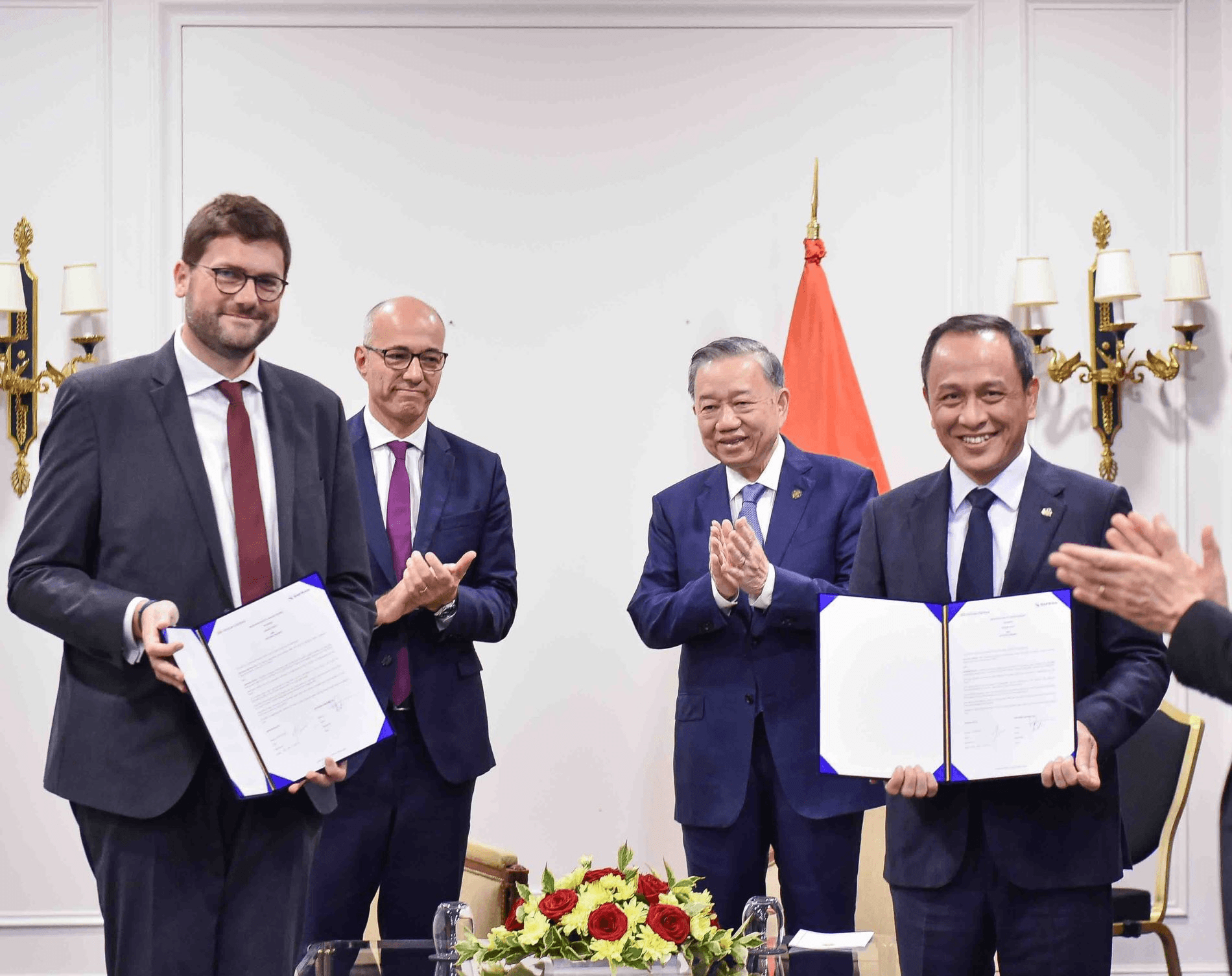 Vietnam Airlines hợp tác Safran Seats bảo dưỡng và nâng cấp máy bay