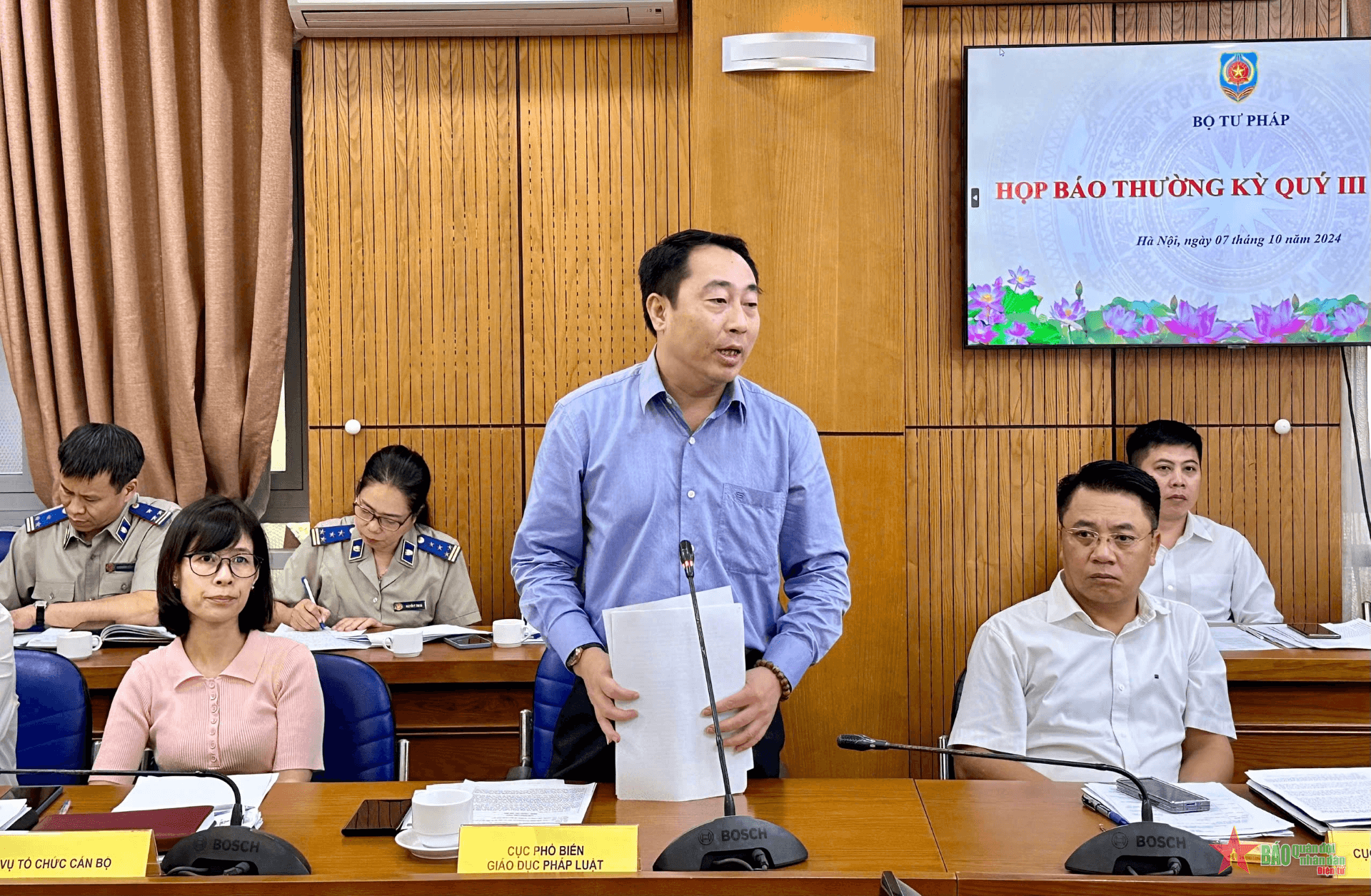 Chung tay tháo gỡ vướng mắc pháp lý cho doanh nghiệp