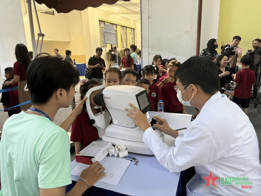 Phát động Chương trình vì sức khỏe cộng đồng “Mắt khỏe sáng ngời tương lai”