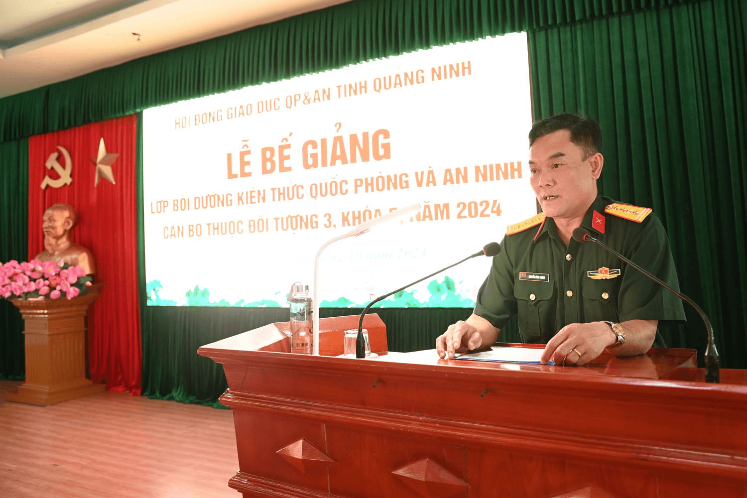 Quảng Ninh: Bế giảng bồi dưỡng kiến thức quốc phòng - an ninh đối tượng 3