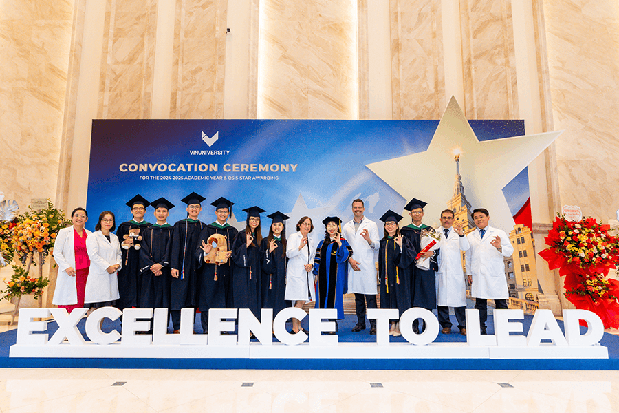 Khoá bác sĩ nội trú đầu tiên của VinUni chính thức tốt nghiệp