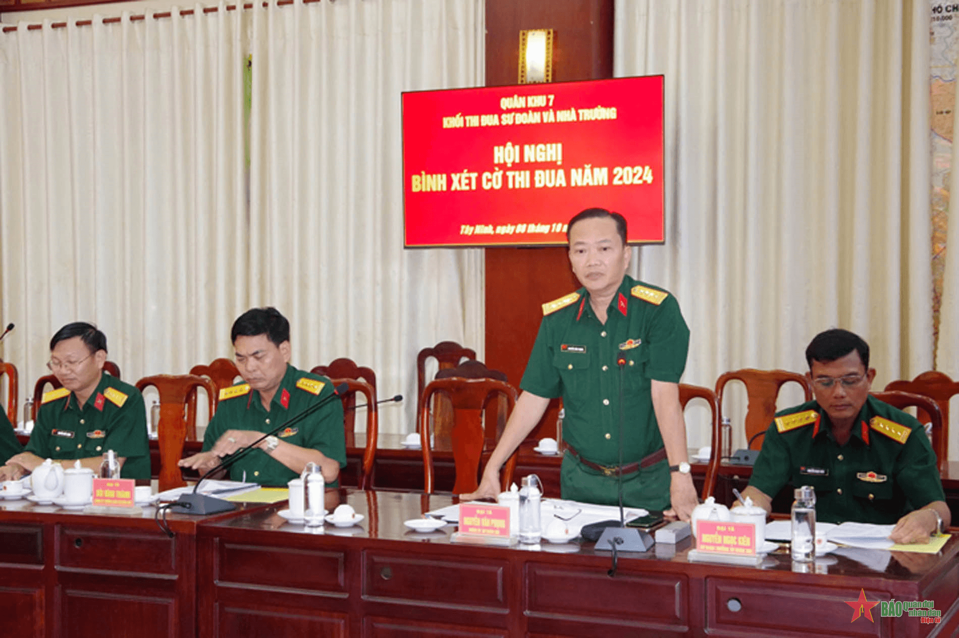 Khối thi đua sư đoàn và nhà trường Quân khu 7 bình xét Cờ thi đua năm 2024