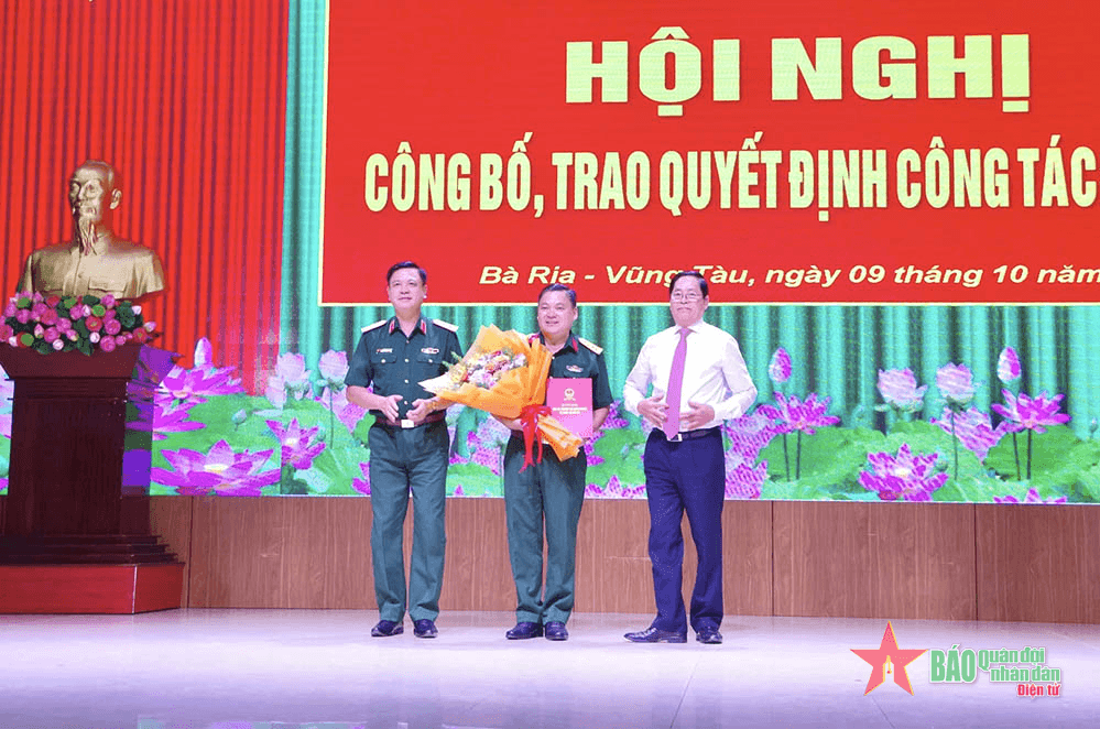 Bàn giao chức trách, nhiệm vụ Chỉ huy trưởng Bộ CHQS tỉnh Bà Rịa-Vũng Tàu