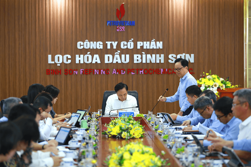 Đoàn giám sát của Hội đồng Thành viên Tập đoàn Dầu khí Việt Nam làm việc tại BSR