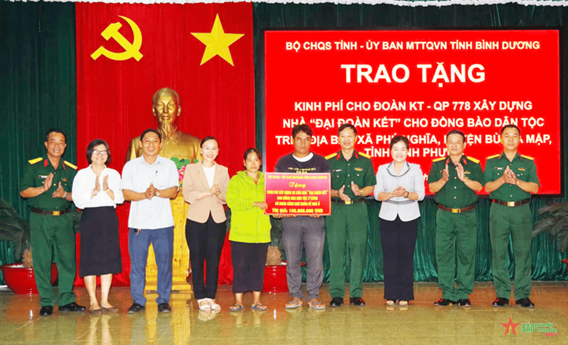 Đoàn Kinh tế - Quốc phòng 778 bàn giao kinh phí xây dựng 2 căn nhà “Đại đoàn kết” cho đồng bào dân tộc thiểu số