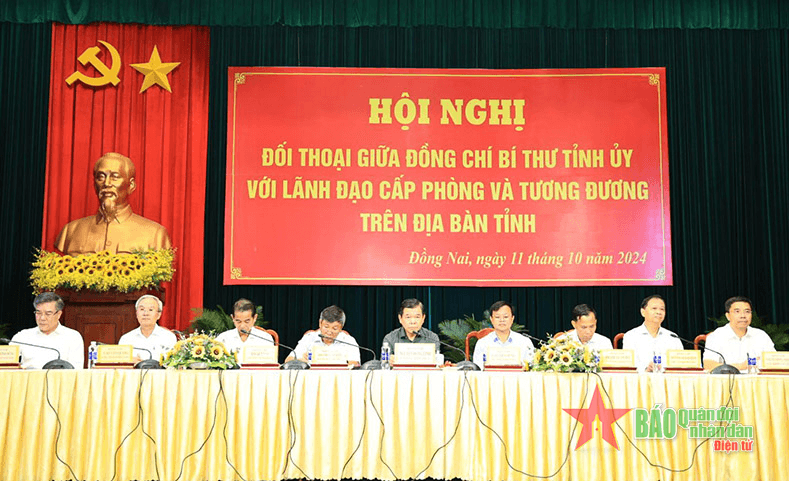 Bí thư Tỉnh ủy Đồng Nai đối thoại với lãnh đạo cấp phòng và tương đương