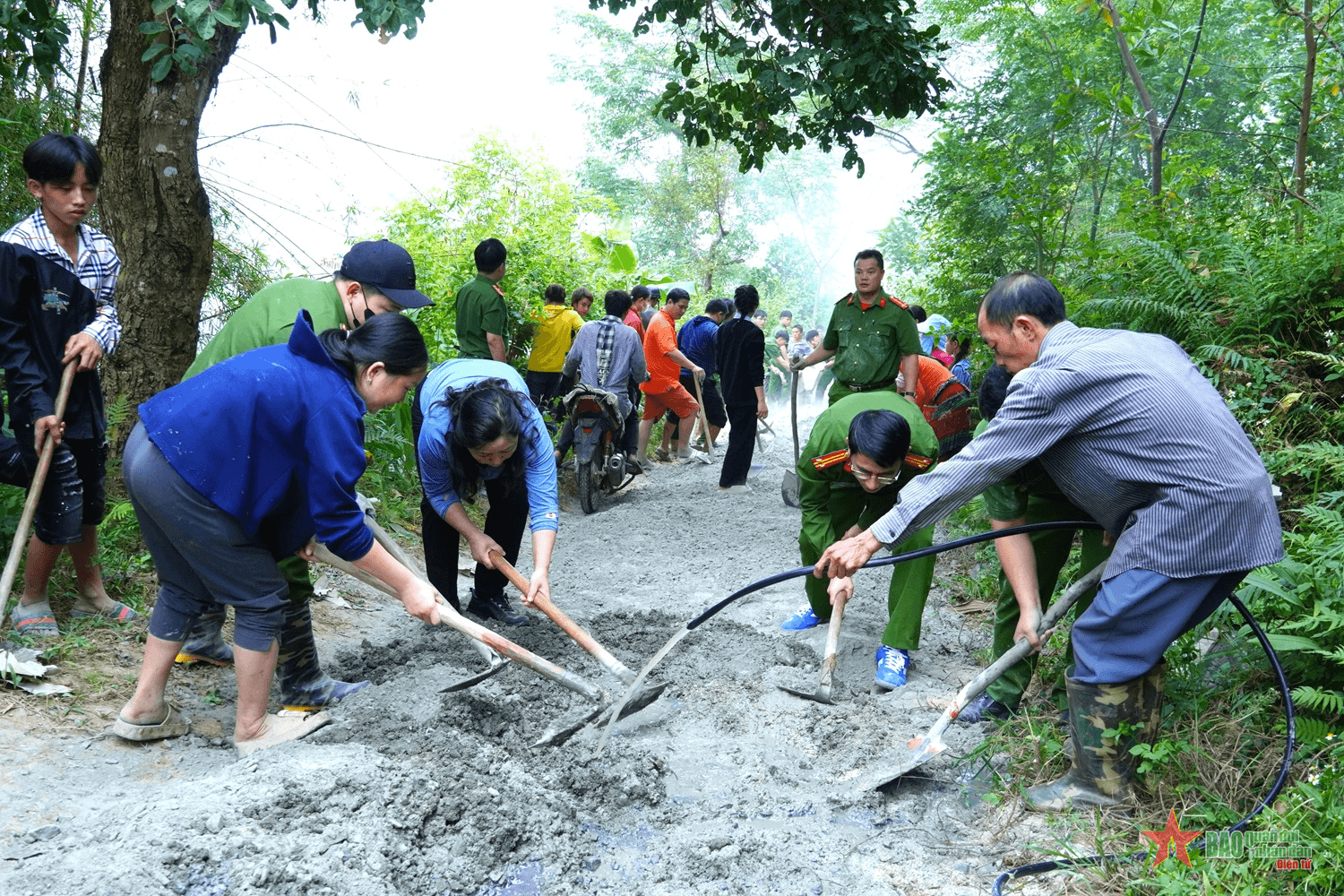 Hà Giang: Khởi công xây dựng đường giao thông nông thôn