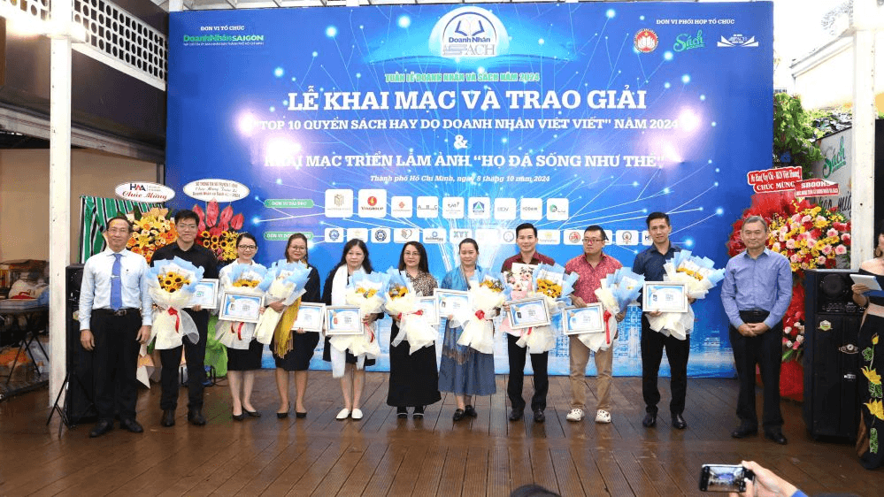 Doanh nhân đọc và viết