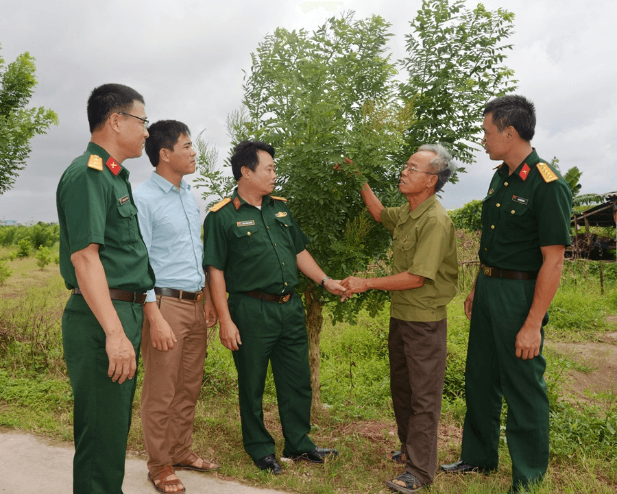 "Chống lệnh" để được ở lại chiến đấu