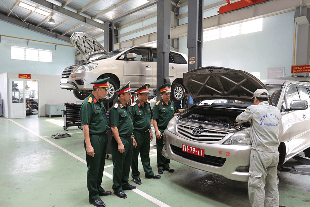 Nơi hồi sinh trang bị xe - máy hàng đầu của toàn quân