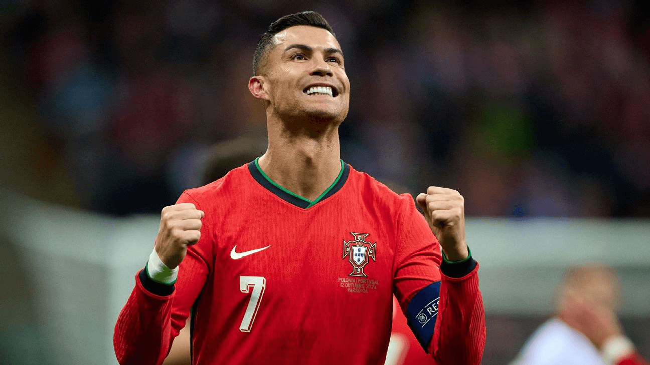 Tin thể thao (13-10): Ronaldo ghi bàn thứ 906, FIFA tri ân Văn Quyết