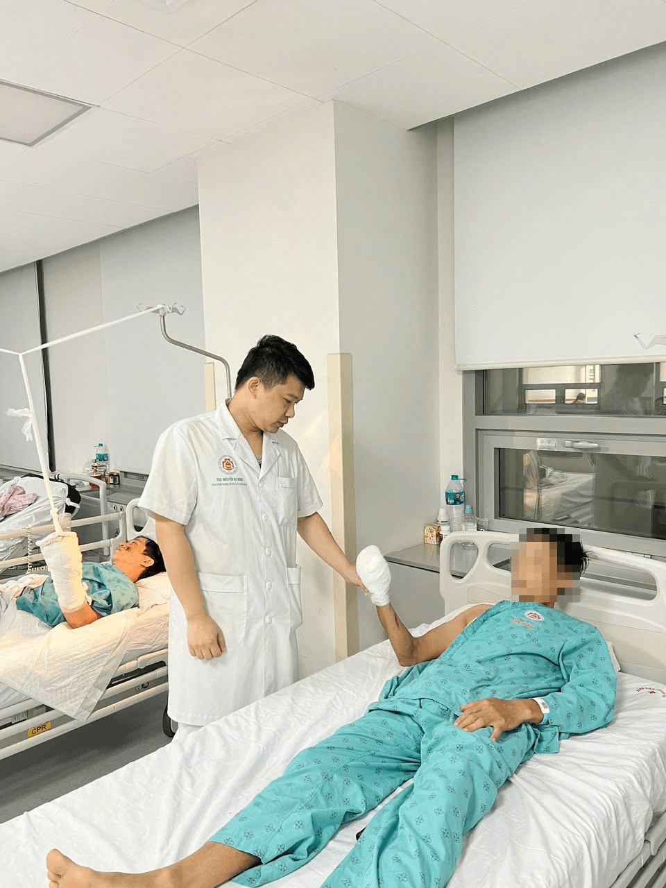 "Hồi sinh" bàn tay phải bị dập nát do máy xay thịt