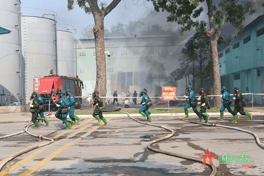 Gắn kết phát triển kinh tế - xã hội với tăng cường quốc phòng, an ninh ở Phú Thọ