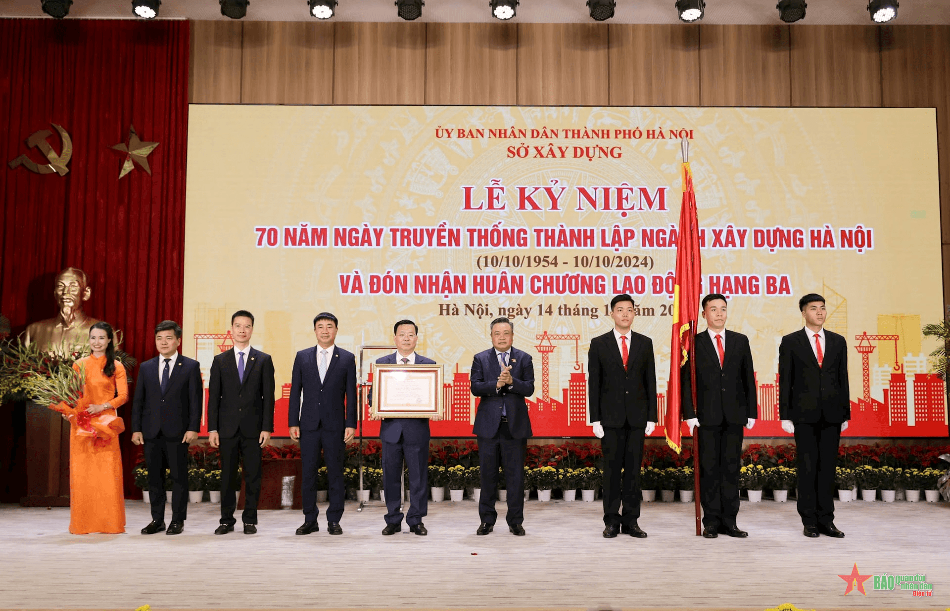 Sở Xây dựng Hà Nội đón nhận Huân chương Lao động hạng Ba