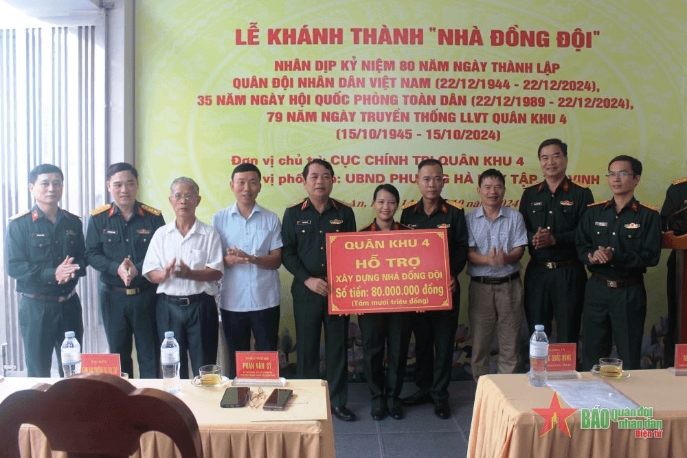 Quân khu 4 bàn giao Nhà đồng đội tặng quân nhân có hoàn cảnh khó khăn