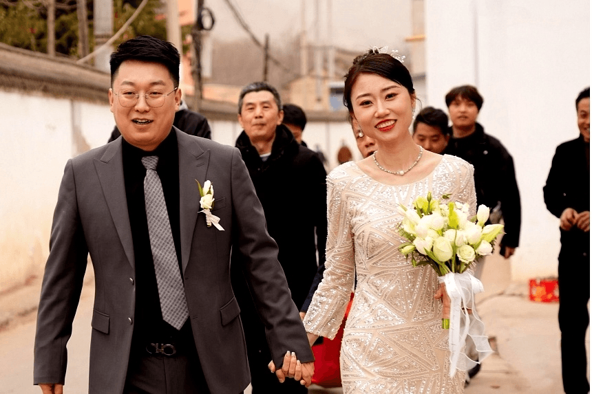 Giới trẻ Trung Quốc chọn lễ cưới đơn giản